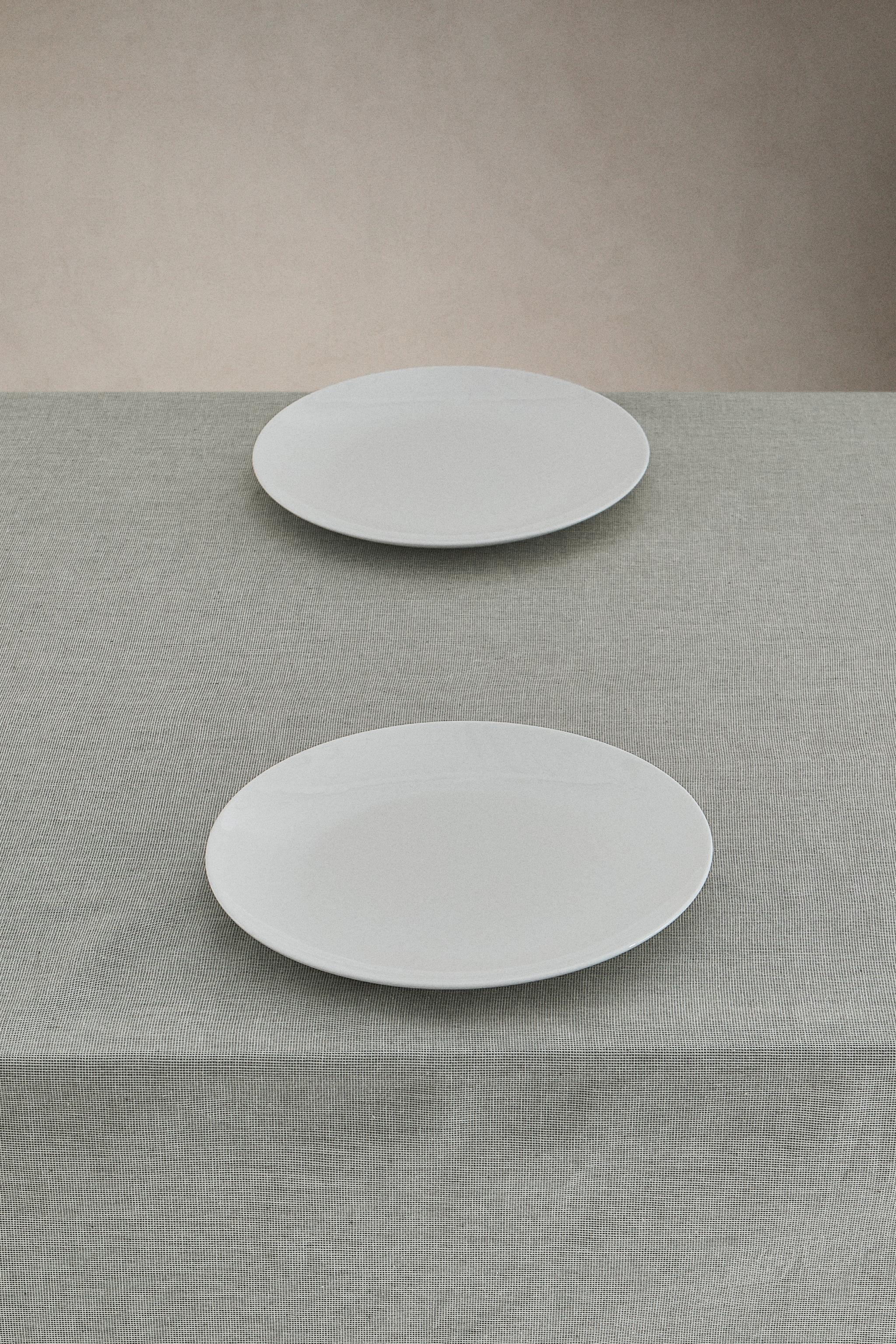 SCALLOPED TABLECLOTH